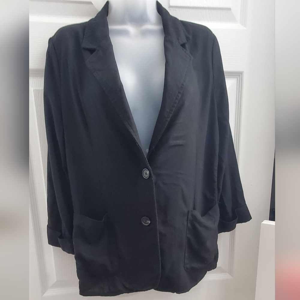 Time and Tru Women's Black Blazer